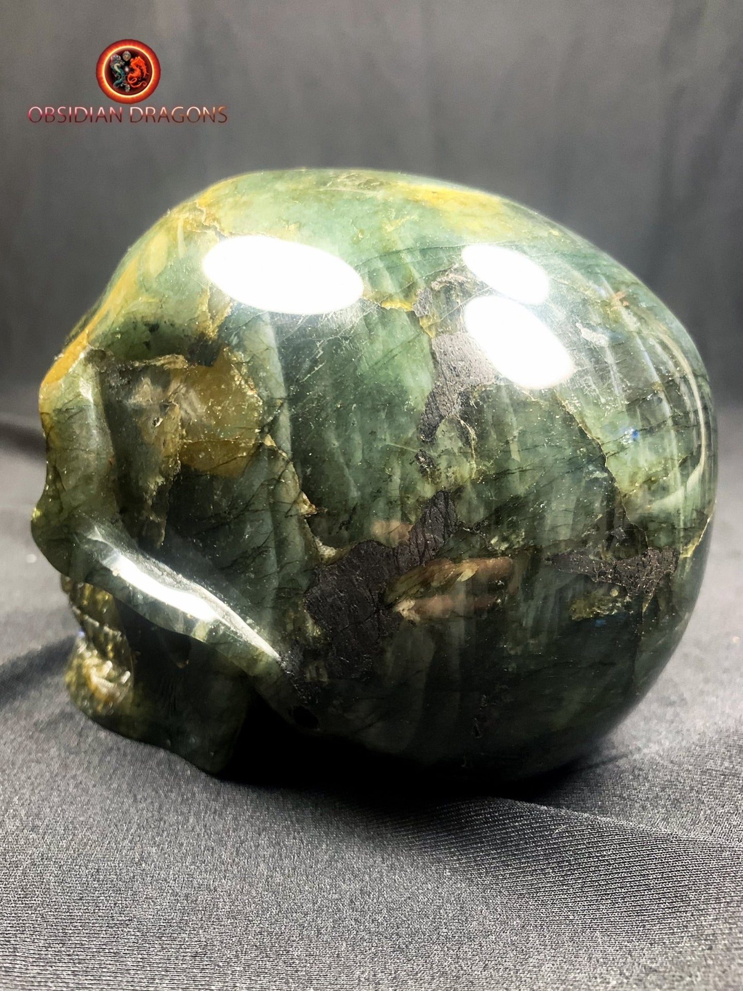 crâne de cristal en labradorite naturelle