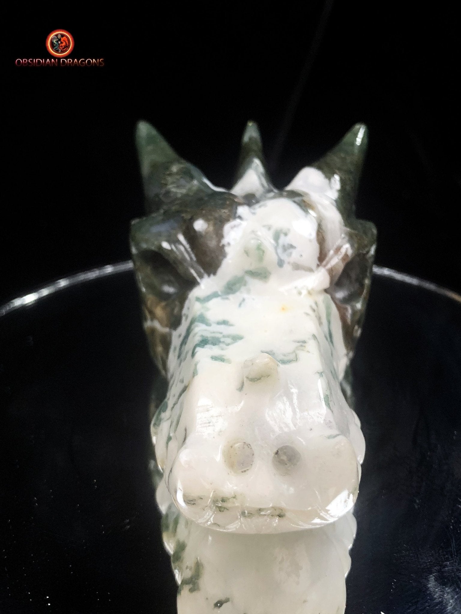 Crâne de dragon sculpté en agate mousse- Artisanal | obsidian dragons