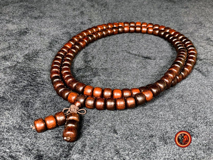 Mala, chapelet bouddhiste traditionnel. 108 perles de santal rouge de collection, qualité exceptionnelle. collier ou bracelet tibetain - obsidian dragon