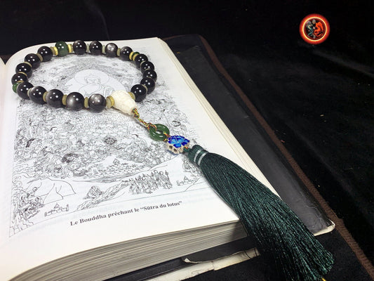 Mala de ceinture. Chapelet bouddhiste ch'an et zen. 18 perles d'obsidienne argentée, jade nephrite. lotus en argent 925 cloisonné. Bouddha - obsidian dragon