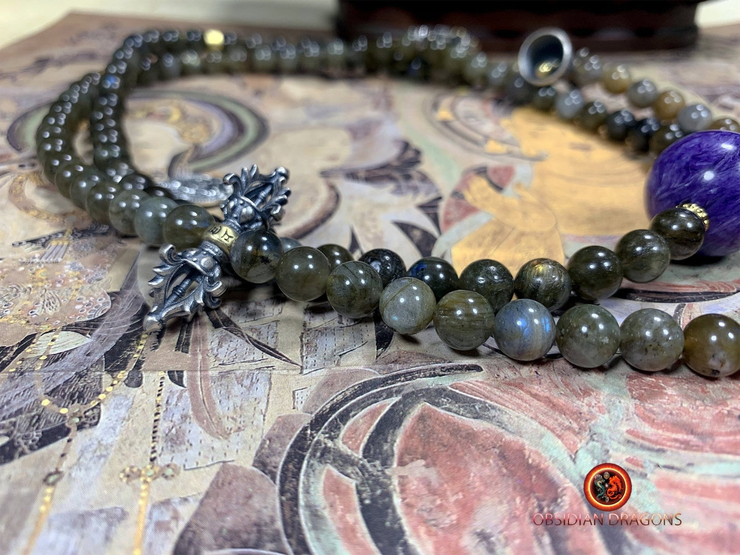 Mala, chapelet bouddhiste traditionnel tibétain. 108 perles de labradorite, argent 925. Prières et méditation - obsidian dragon