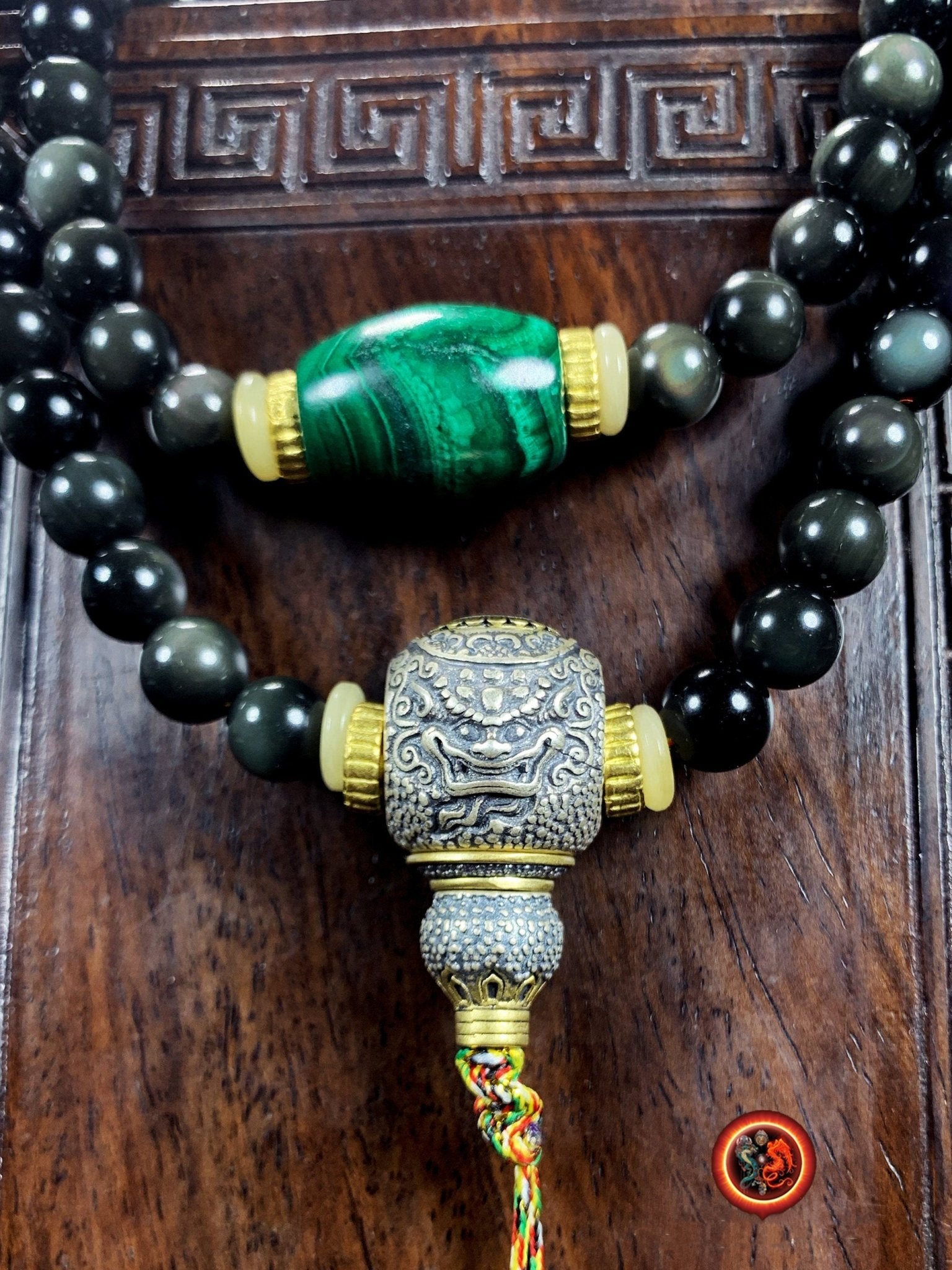 Mala, chapelet bouddhiste, tibetain. 108 perles d'obsidienne oeil celeste, malachite. Argent 925, cuivre plaqué or 18k, turquoise, agate. - obsidian dragon