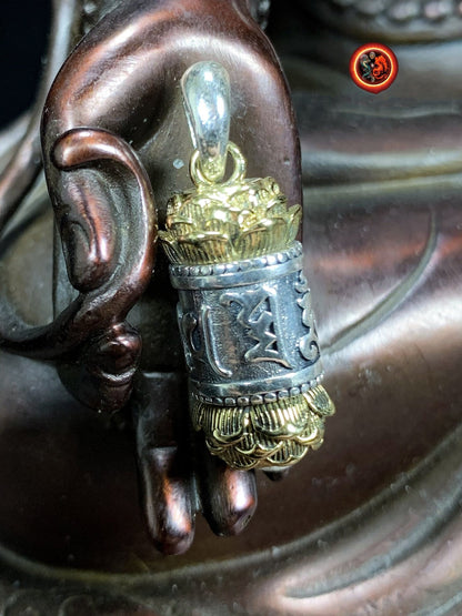 Pendentif bouddha Reliquaire bouddhiste tibetain. Moulin a prière ouvrant. Mantra de la compassion "om mani padme hum". Argent 925 poinçonné, cuivre - obsidian dragon