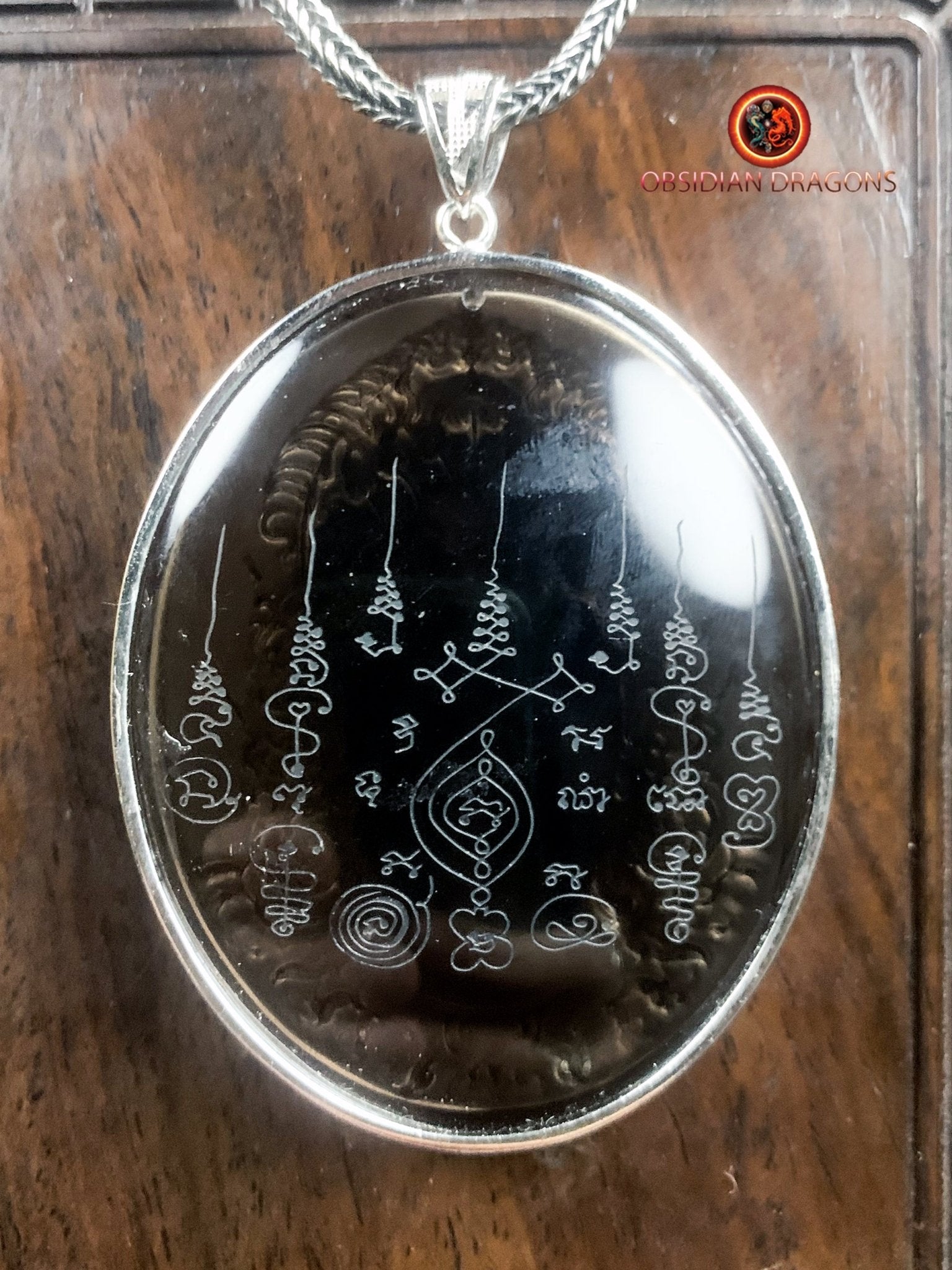 Pendentif bouddha en obsidienne glace- Tara