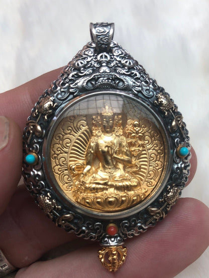 Pendentif Bouddha. Manjushri bodhisattva. Ghau tibétain. Argent massif et plaqué or 18k. - obsidian dragon
