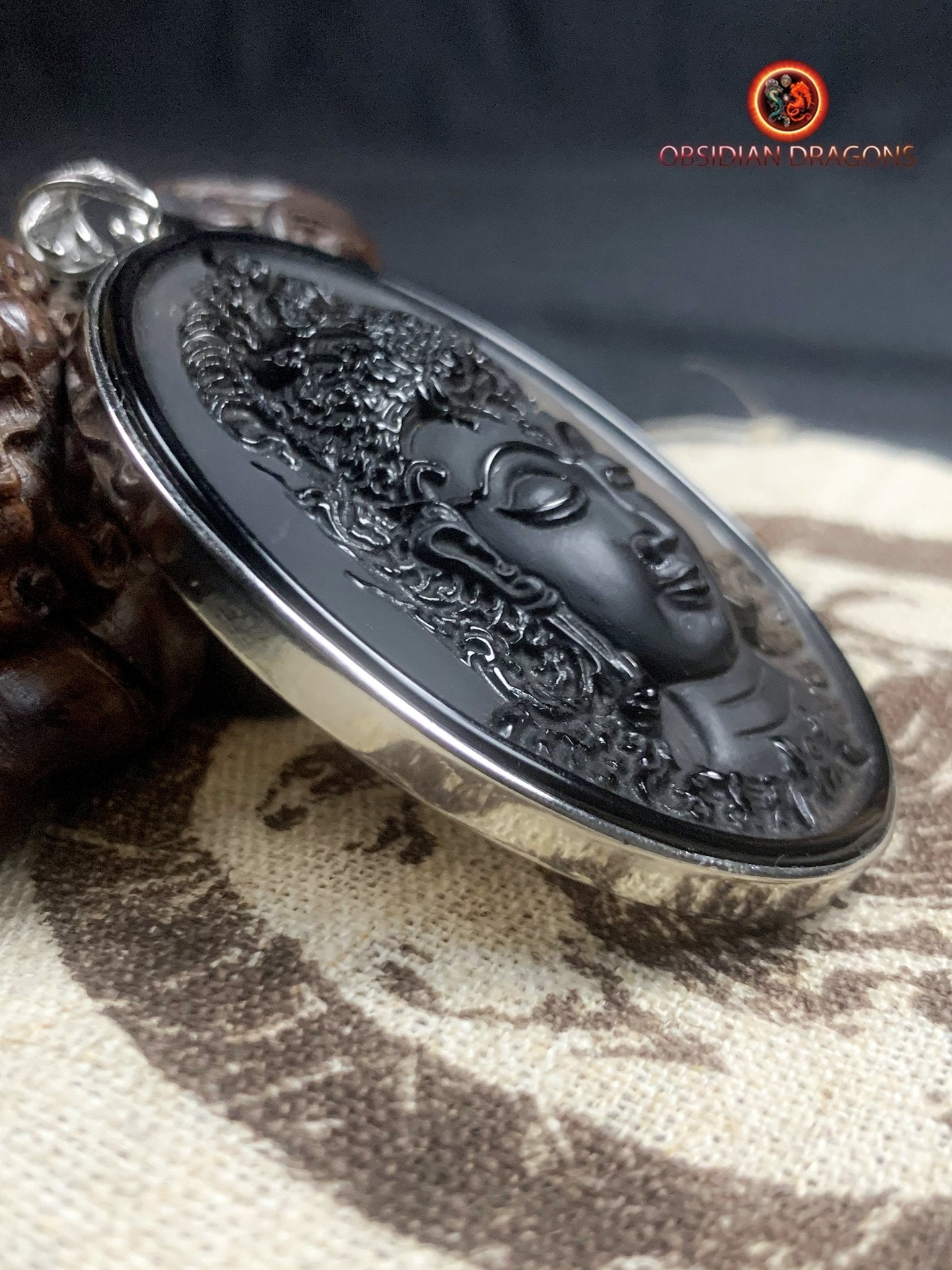 Pendentif bouddha en obsidienne glace- Tara