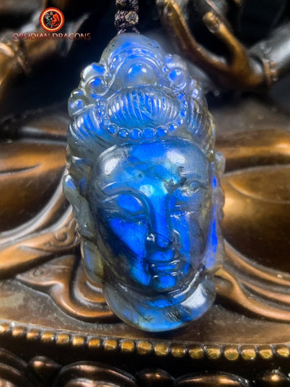 Pendentif Bouddha en labradorite- Guan Yin