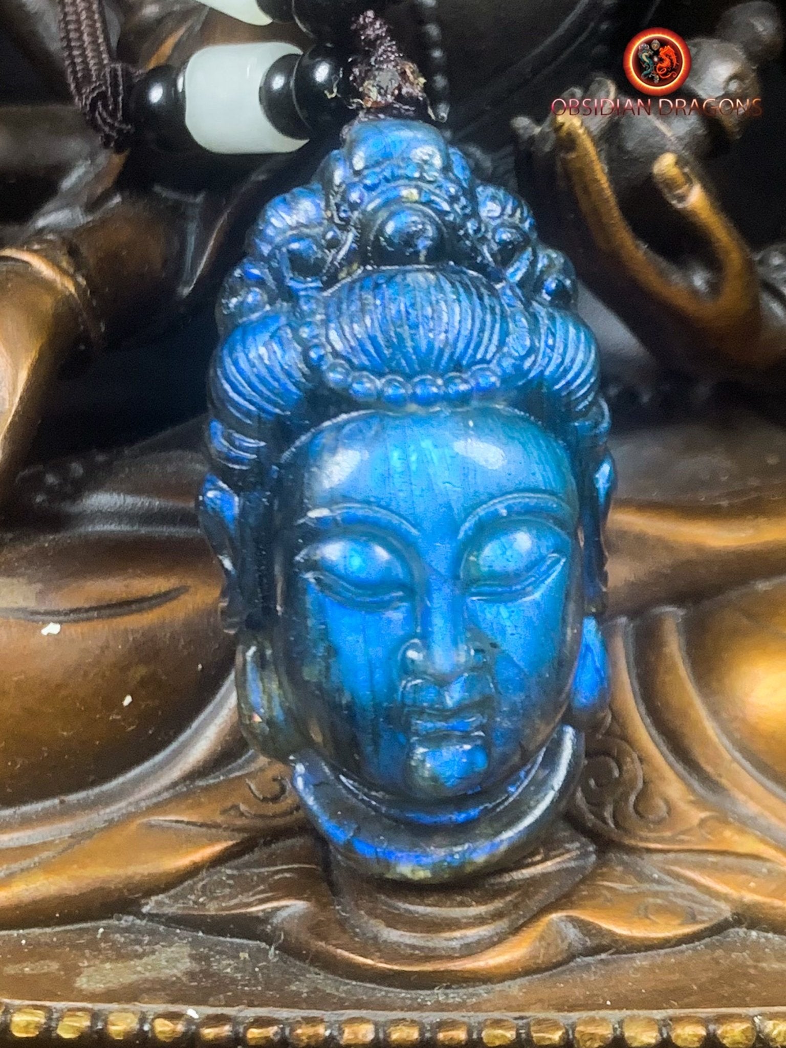 Pendentif Bouddha en labradorite- Guan Yin