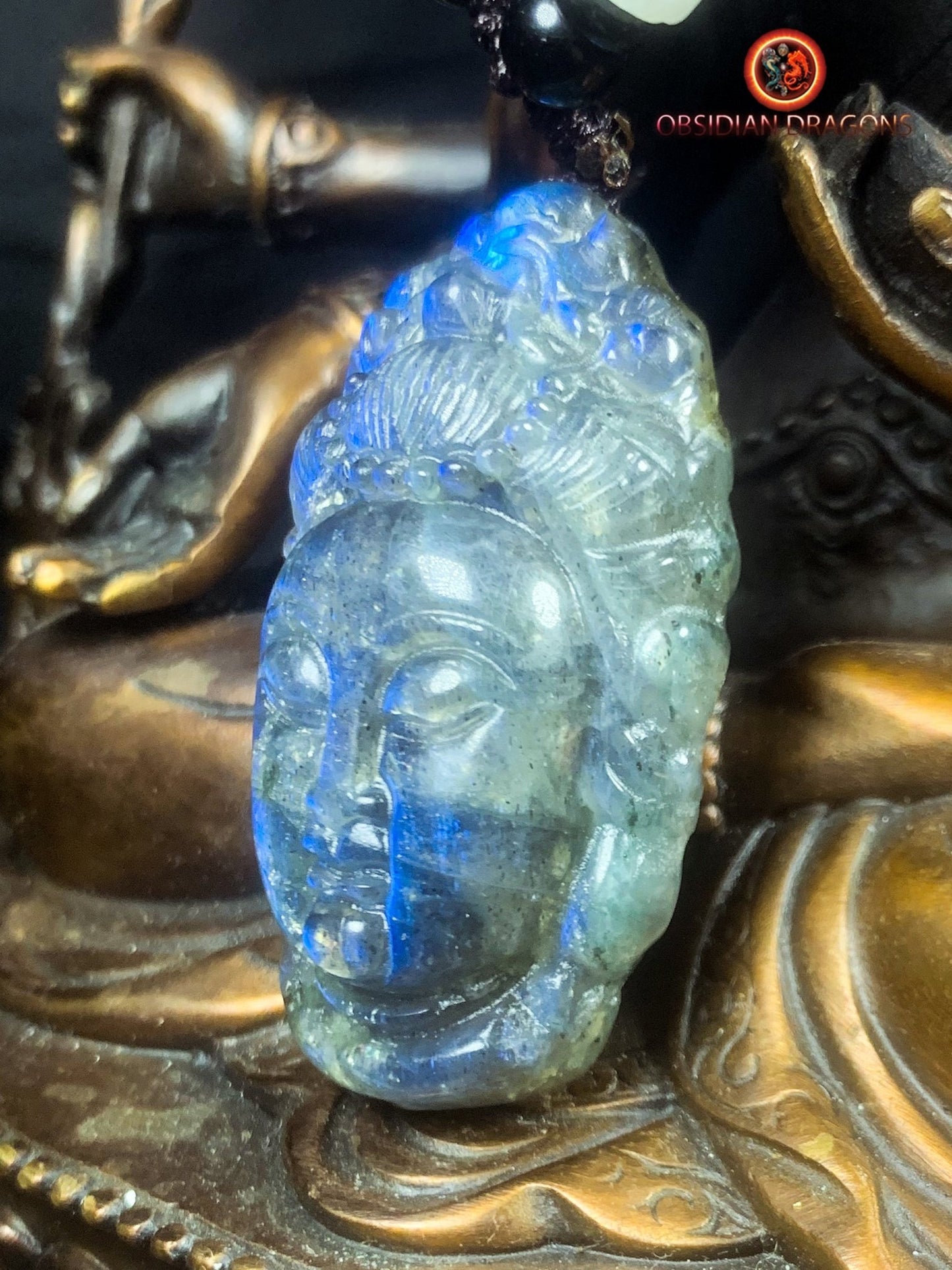 Pendentif Bouddha en labradorite- Guan Yin