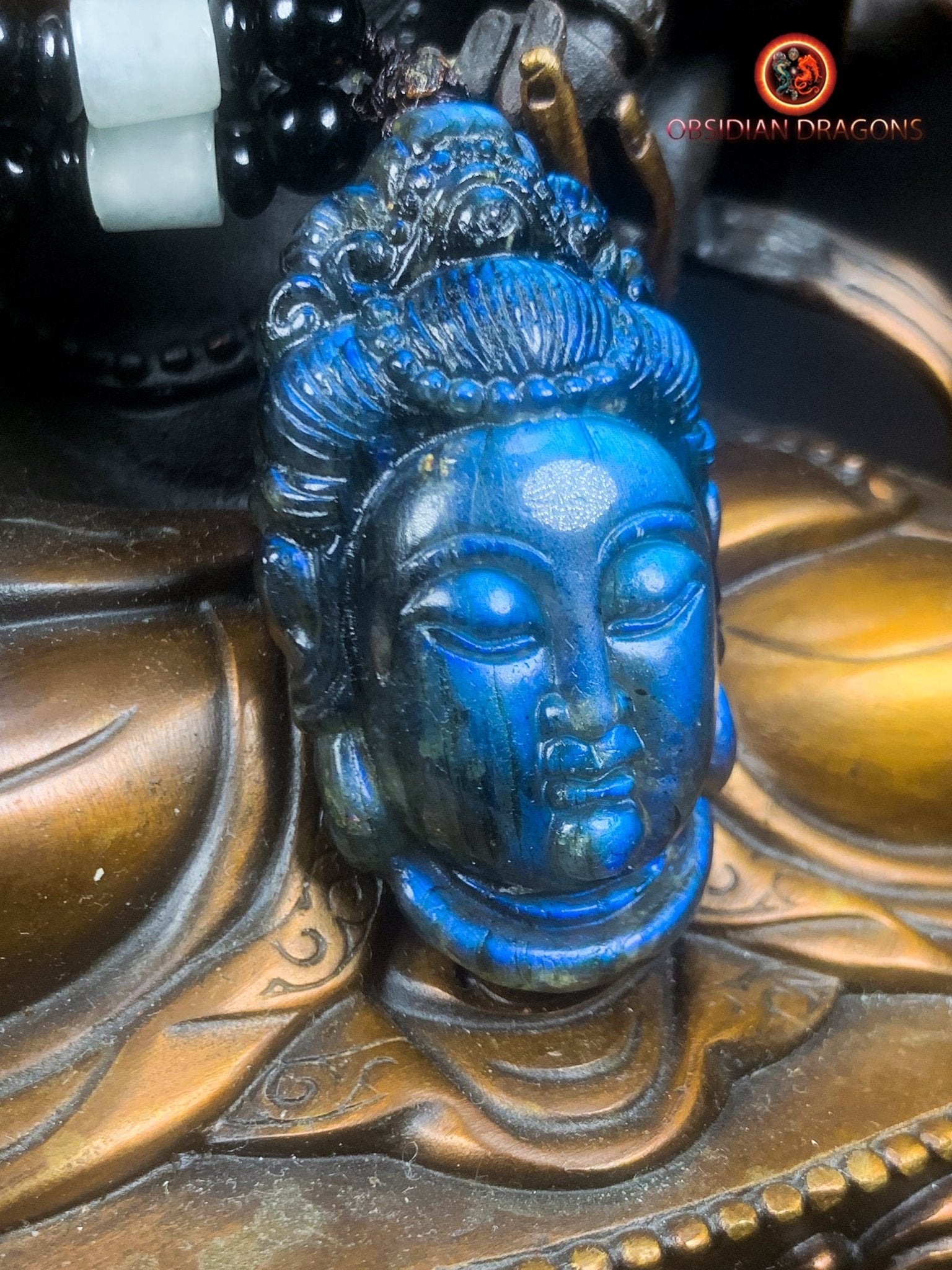 Pendentif Bouddha en labradorite- Guan Yin