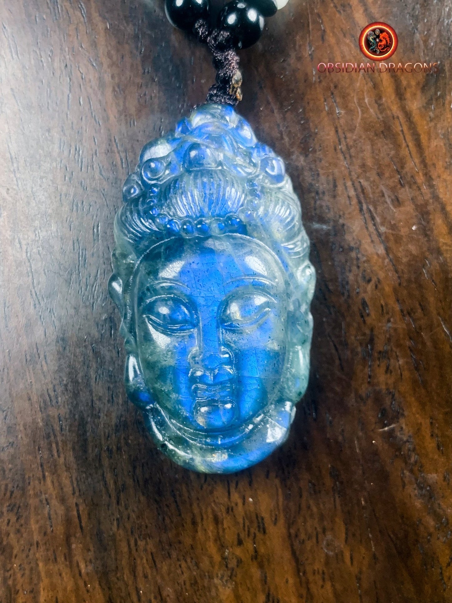 Pendentif Bouddha en labradorite- Guan Yin