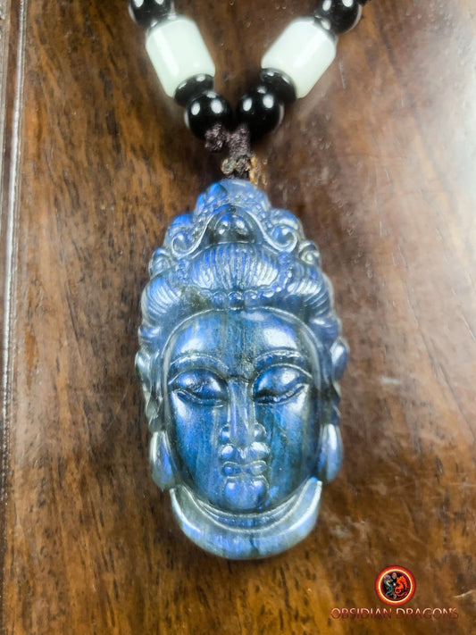 Pendentif Bouddha en labradorite- Guan Yin