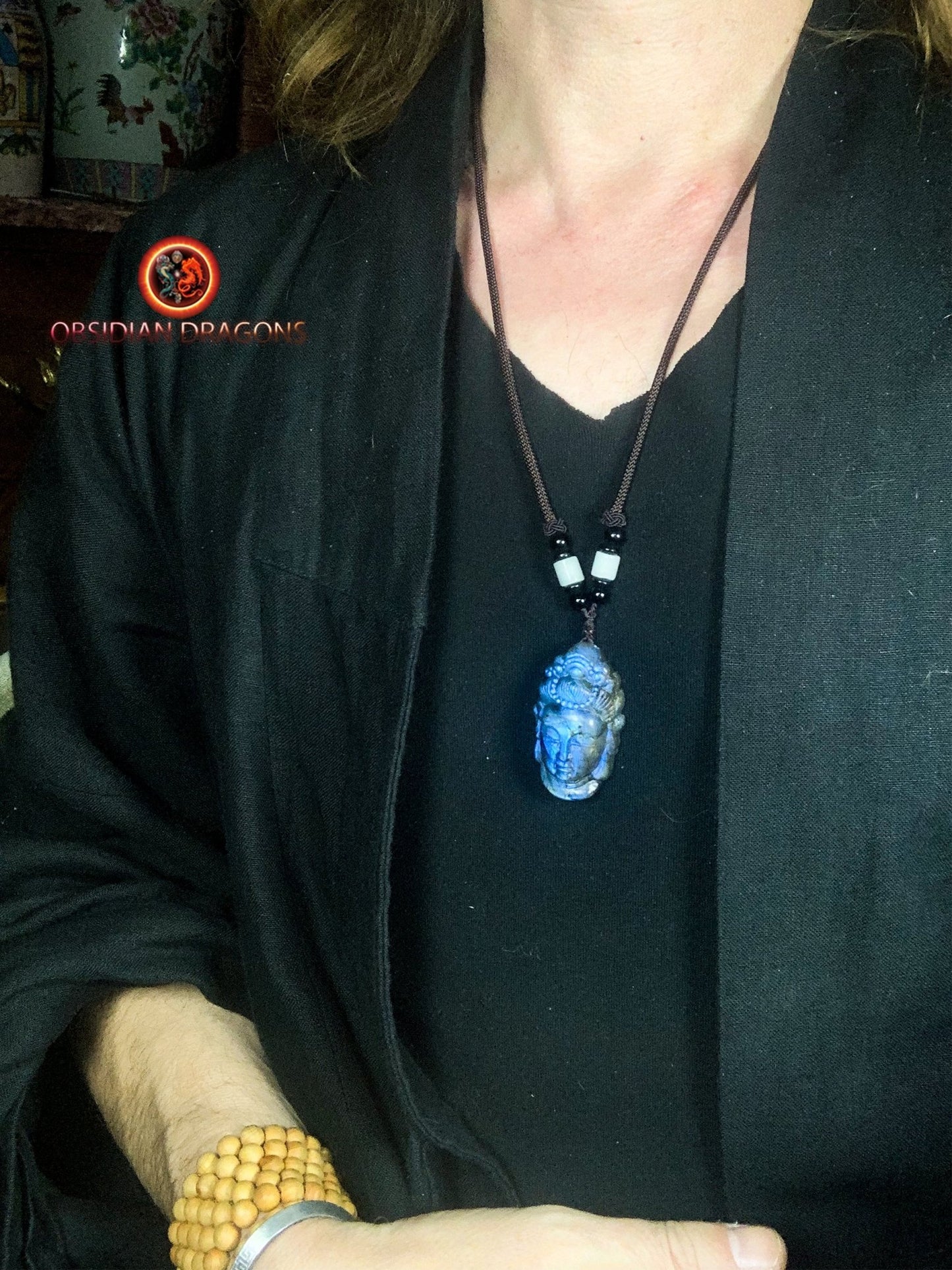 Pendentif Bouddha en labradorite- Guan Yin