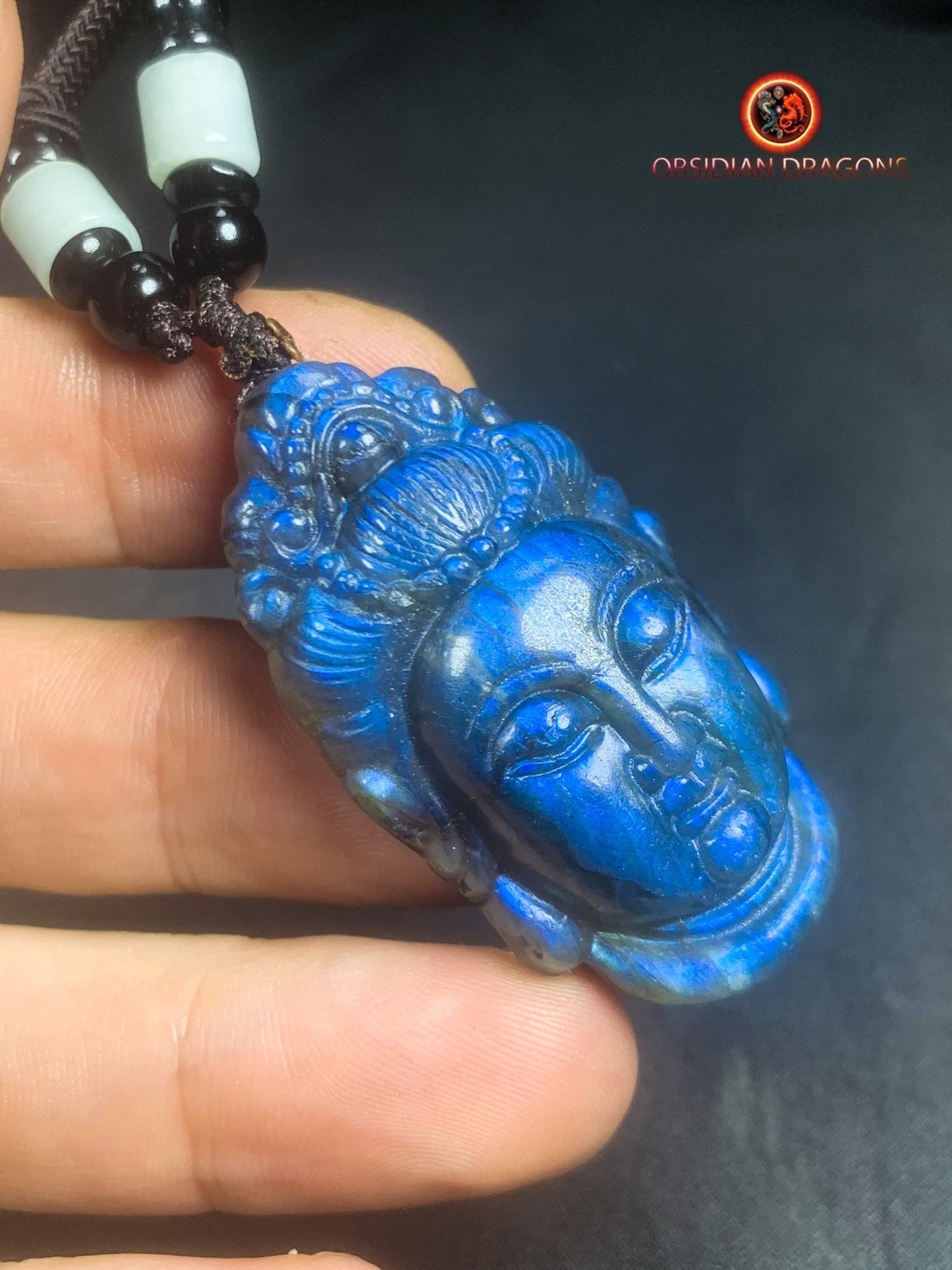 Pendentif Bouddha en labradorite- Guan Yin