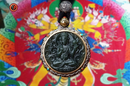 Pendentif bouddha en jade. Mahasthamaprapta. pendentif protection bouddhiste. argent 925. mantra de la compassion tournant - obsidian dragon