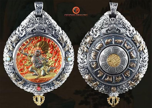 pendentif bouddha. protection de Vajrapani. Authentique ghau avec tangka peint sur or. Amulette bouddhiste vajrayana - obsidian dragon