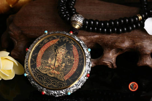 Pendentif bouddha Akashagarbha. Amulette de protection bouddhiste tibétain Tangka. argent massif 925. - obsidian dragon