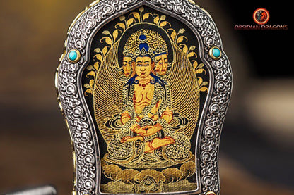 Pendentif Bouddha Vairocana. Ghau, amulette de protection tibétaine. Véritable tangka artisanal - obsidian dragon
