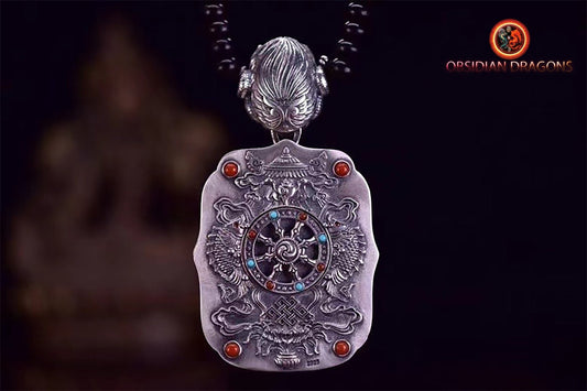 Pendentif bouddha Chenrezig/ Guan Yin, amulette de protection du bouddhisme vajrayana esoterique tibétain. représentation de Garuda sur la beliere. - obsidian dragon