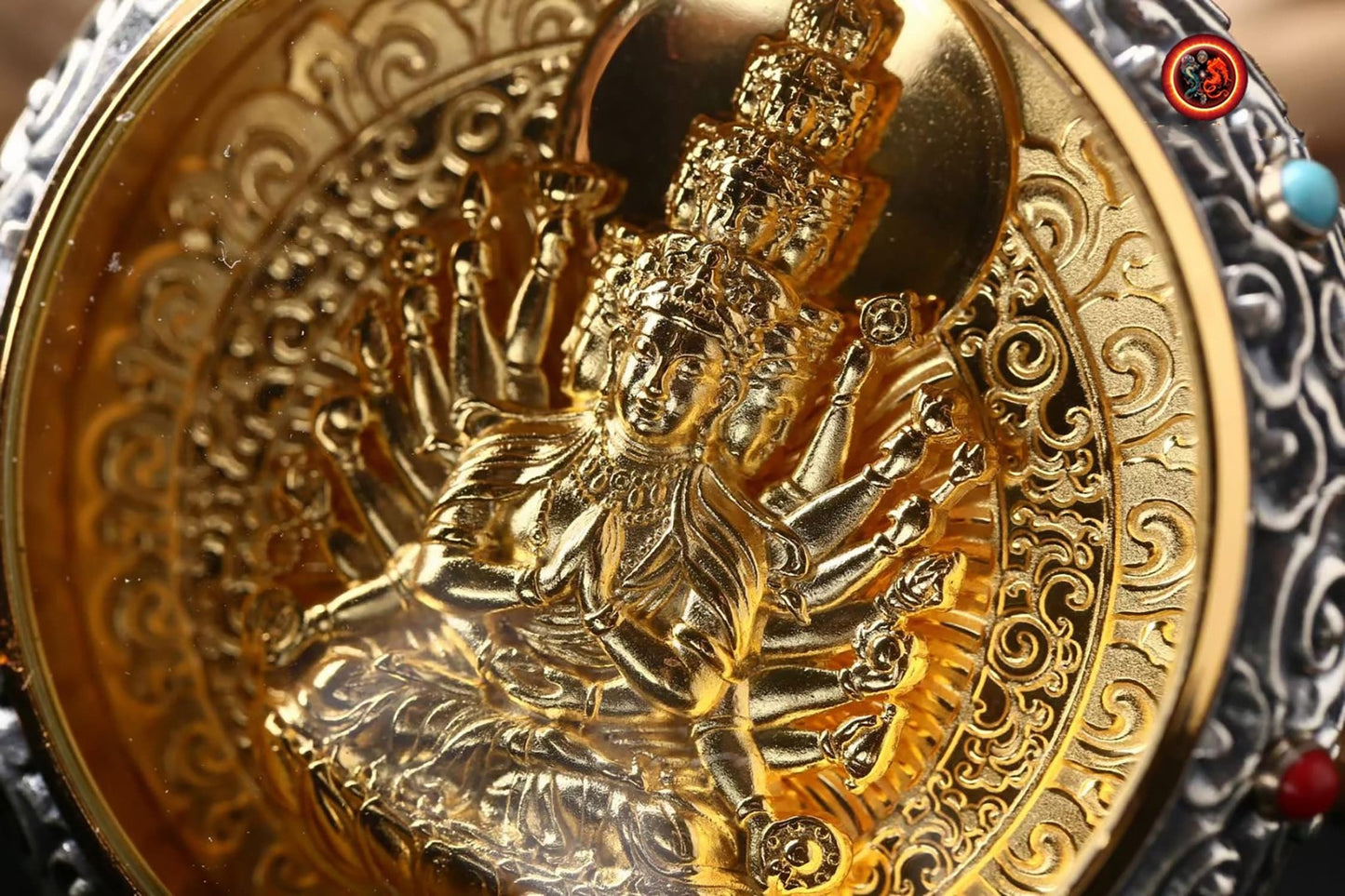 Pendentif bouddha. Bodhisattva Chenrezig/ Guan Yin sous sa forme à milles brasAmulette de protection du bouddhisme vajrayana esoterique tibétain. - obsidian dragon
