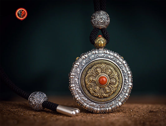 Pendentif bouddha en jade. Mahasthamaprapta. pendentif protection bouddhiste. argent 925. mantra de la compassion tournant - obsidian dragon