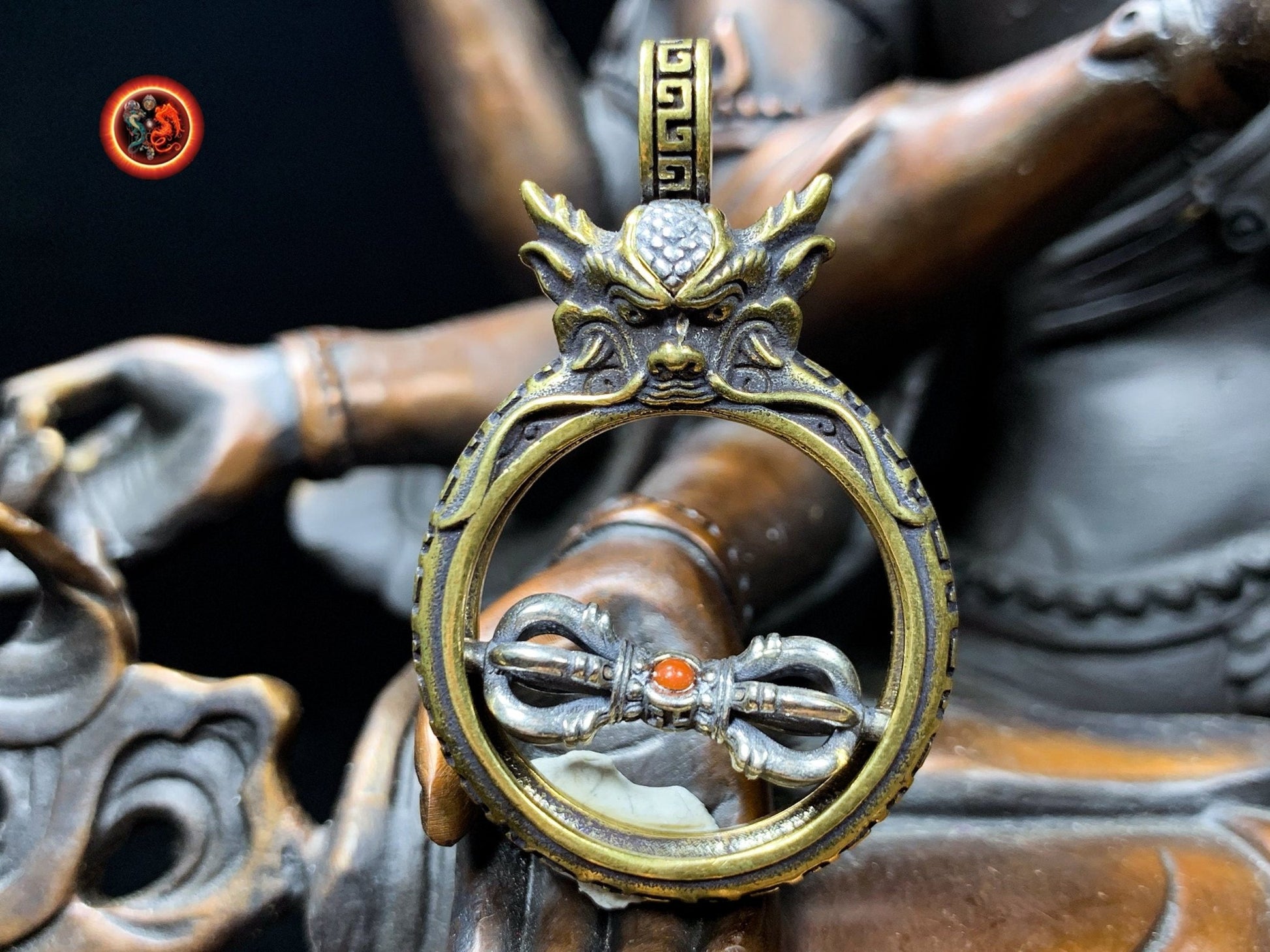 Amulette de protection bouddhiste- Dragon gardien du Dharma | obsidian dragons