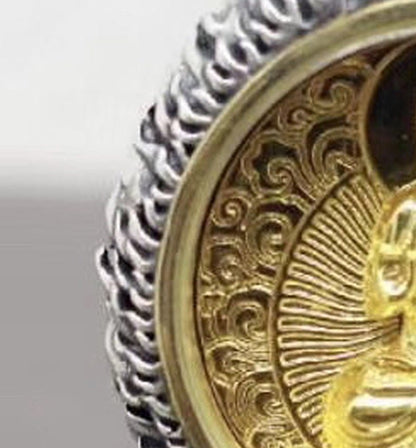 Pendentif bouddha Amitabha. Amulette de protection bouddhiste tibetain.  Argent massif 925, plaqué or 18k, agate. Roue de la vie tournante - obsidian dragon