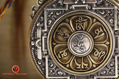 Ghau, amulette pendentif bouddhiste tibetain, bouddha protecteur en fonction de son signe zodiacal, au choix, buffle, cheval, coq ou chien - obsidian dragon