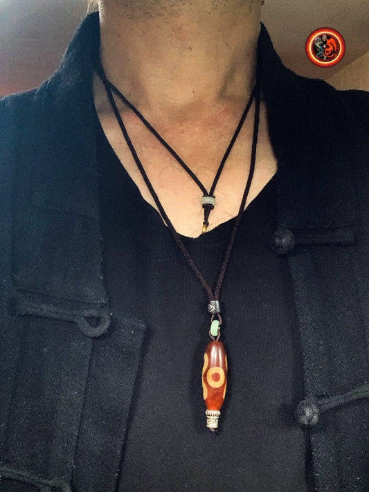 Authentique DZI, agate sacrée tibétaine à deux yeux "stabilité et équilibre". Cordon agrémenté de jade néphrite - obsidian dragon