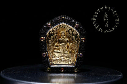 Pendentif bouddha Acala. Amulette de protection tibetaine. - obsidian dragon