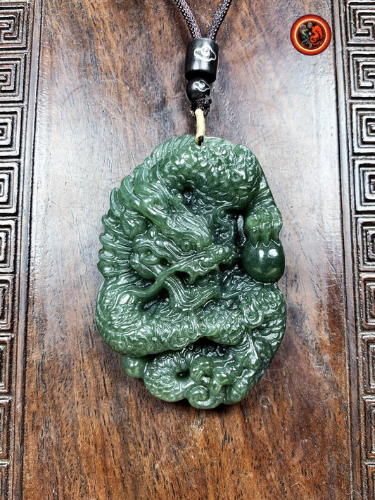Pendentif dragon en jade. Protection, talisman Feng Shui. Jade néphrite naturel expertisé. Entièrement réalisé artisanalement - obsidian dragon