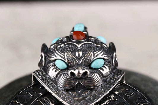 Pendentif traditionnel taoïsme d'exorcisme et de bonne fortune. Argent 925, Agate dite nan hong et turquoise. - obsidian dragon