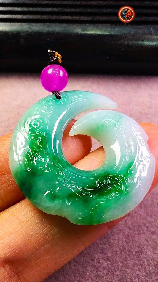 Pendentif tribal. Jade jadéite de Grade A. Entièrement naturel, garanti sans traitement. Aucune fissure. perle en jade mauve. - obsidian dragon
