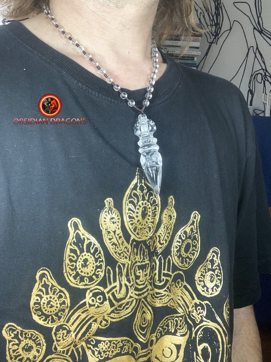 Pendentif phurba en cristal de roche