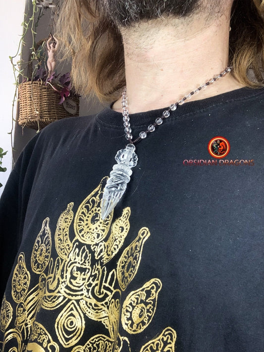 Pendentif phurba en cristal de roche