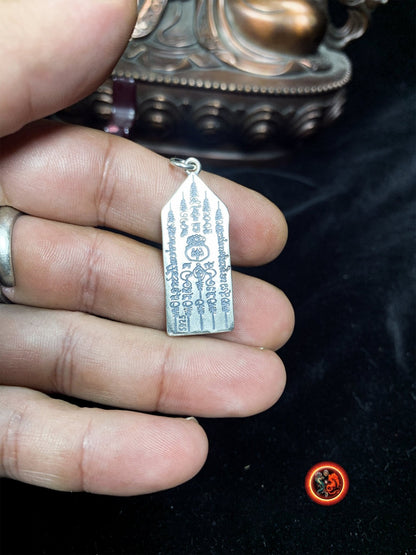 pendentif sak yant bouddhiste thaïlandais, amulette, talisman. Dok Mai Sawan Argent 925. Unalomes recto verso. Argent 925 poinçonné - obsidian dragon