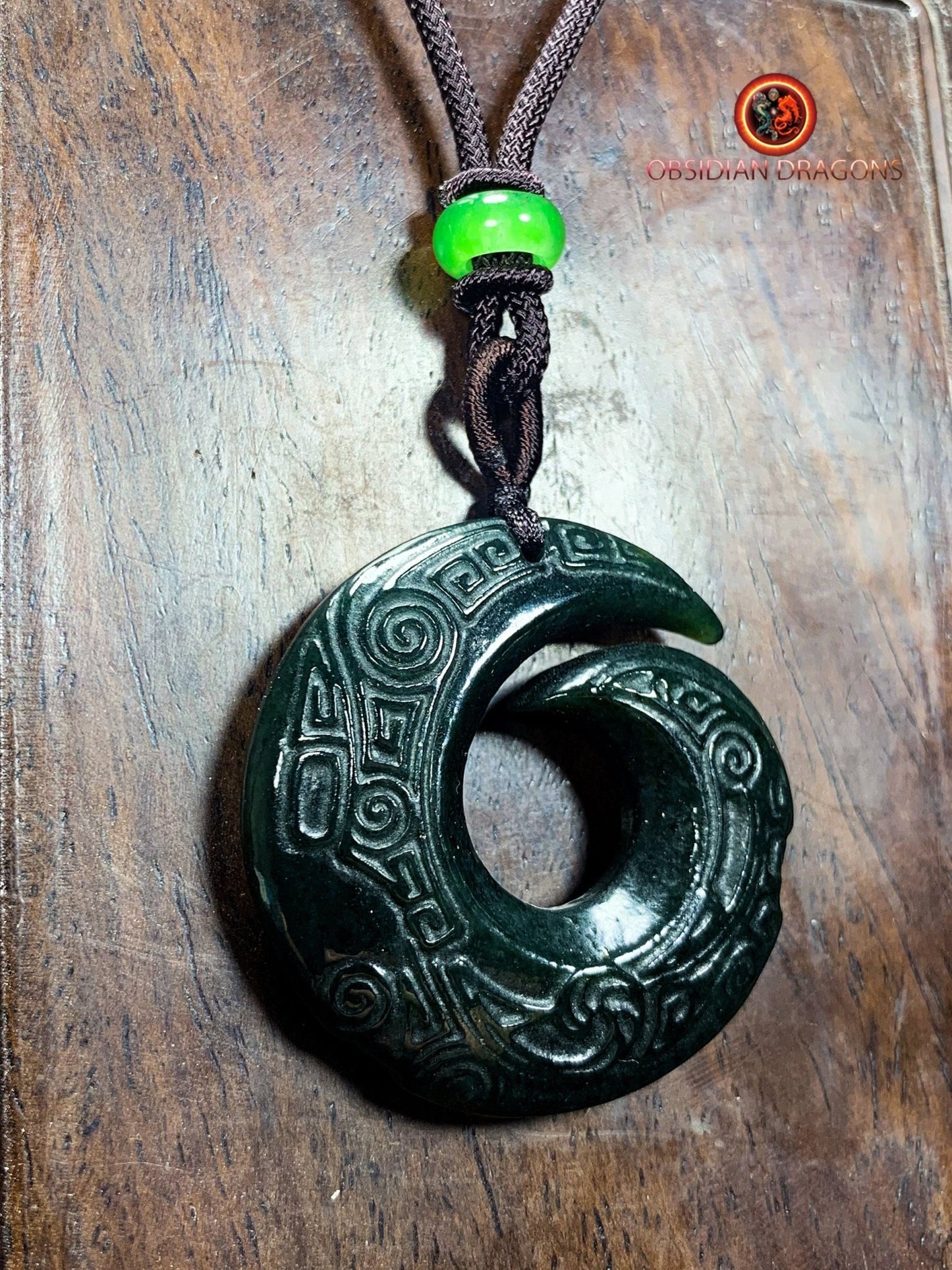 Pendentif feng- shui traditionnel en jade - bonne fortune
