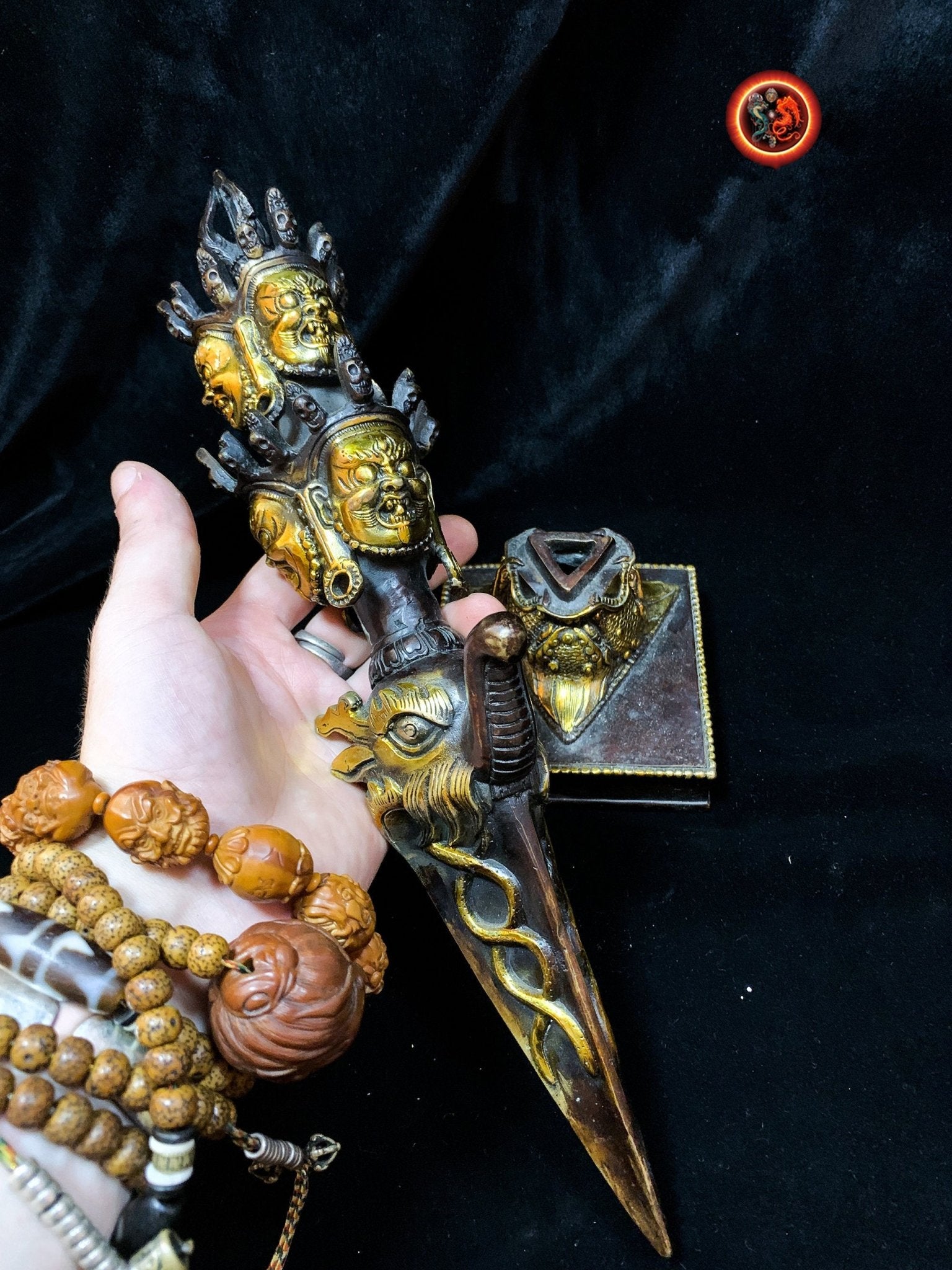 Grand Phurba bouddhiste vajrayana tibetain. Bronze. Dague rituelle - obsidian dragon