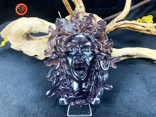 Meduse, gorgone, mythologie grecque. Sculptée artisanalement en fluorite. Pièce unique. pierre naturelle, expertisée. Dimensions: 12cm 9cm. - obsidian dragon