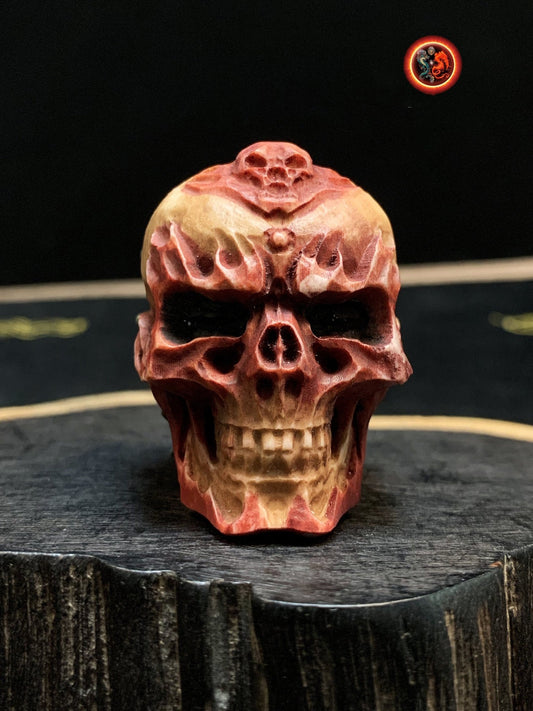 Netsuke, crâne sculpté dans du bois de cerf. Crâne percé en haut possibilité de le porter en pendentif. Pièce rare de collection. - obsidian dragon