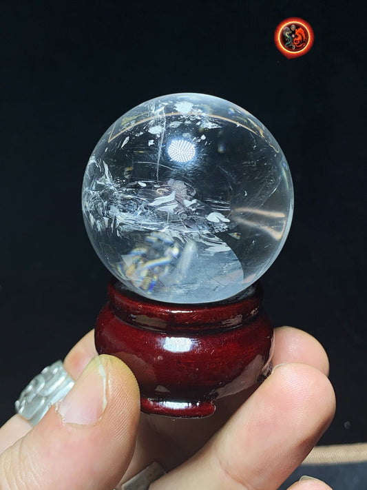 Sphère, boule de cristal. Cristal de Roche du Bresil, qualité excellente. Beaux givres en inclusions. Cristal de roche naturel. 0,148kg - obsidian dragon