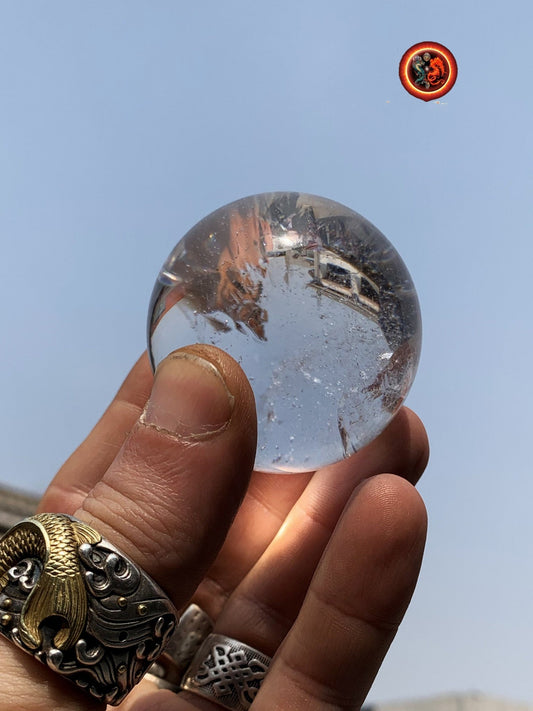 Sphère, boule de cristal. Cristal de Roche du Bresil, qualité excellente. Beaux givres en inclusions. Cristal de roche naturel. 0,160kg - obsidian dragon