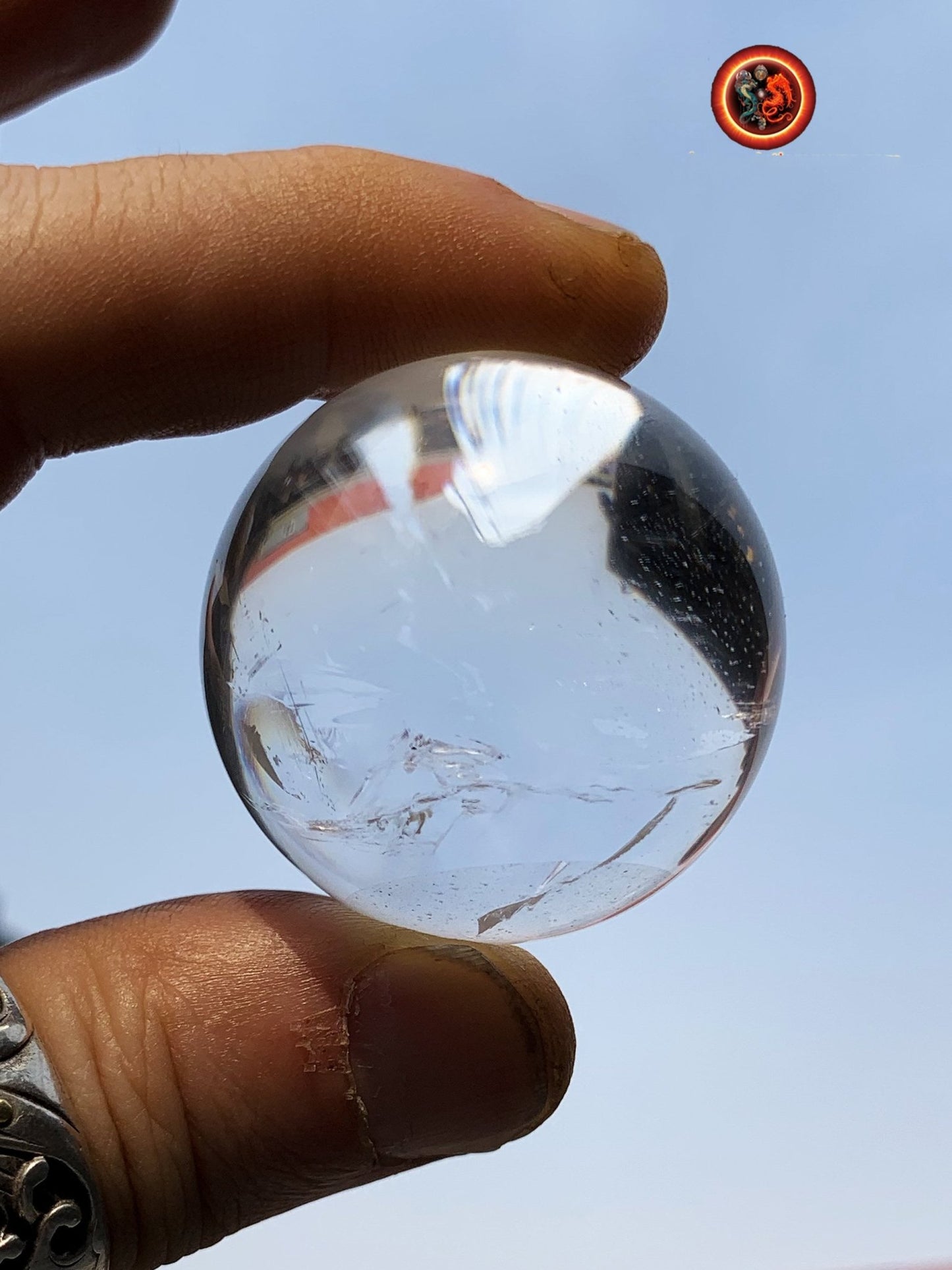 Sphère, boule de cristal. Cristal de Roche du Bresil, qualité excellente. Beaux givres en inclusions. Cristal de roche naturel. 0,080kg - obsidian dragon