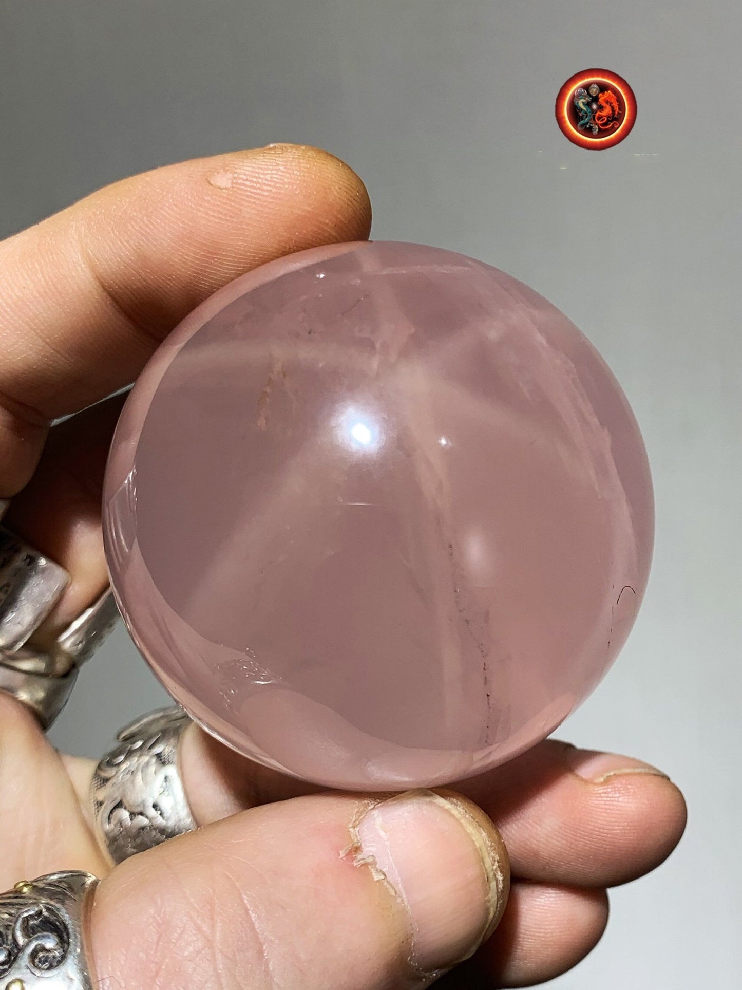 Sphère, quartz rose étoilé, quartz rose astérié ou quartz rose astérisé. Provenance du Mozambique. quartz rose naturel. 59mm de diamètre - obsidian dragon