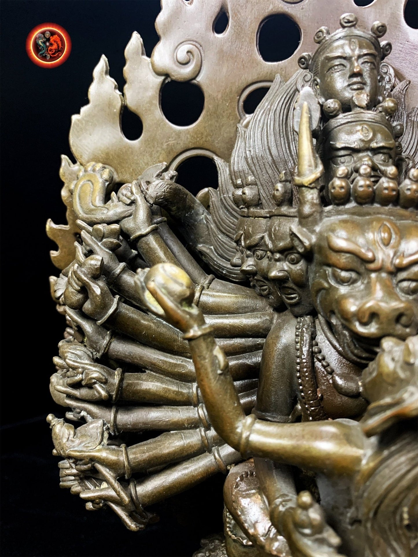 statuette bouddhiste,Statue Yidam Yamantaka, bouddhisme vajrayana ésotérique, tantrique  en yab yum avec sa parèdre Vétali. - obsidian dragon