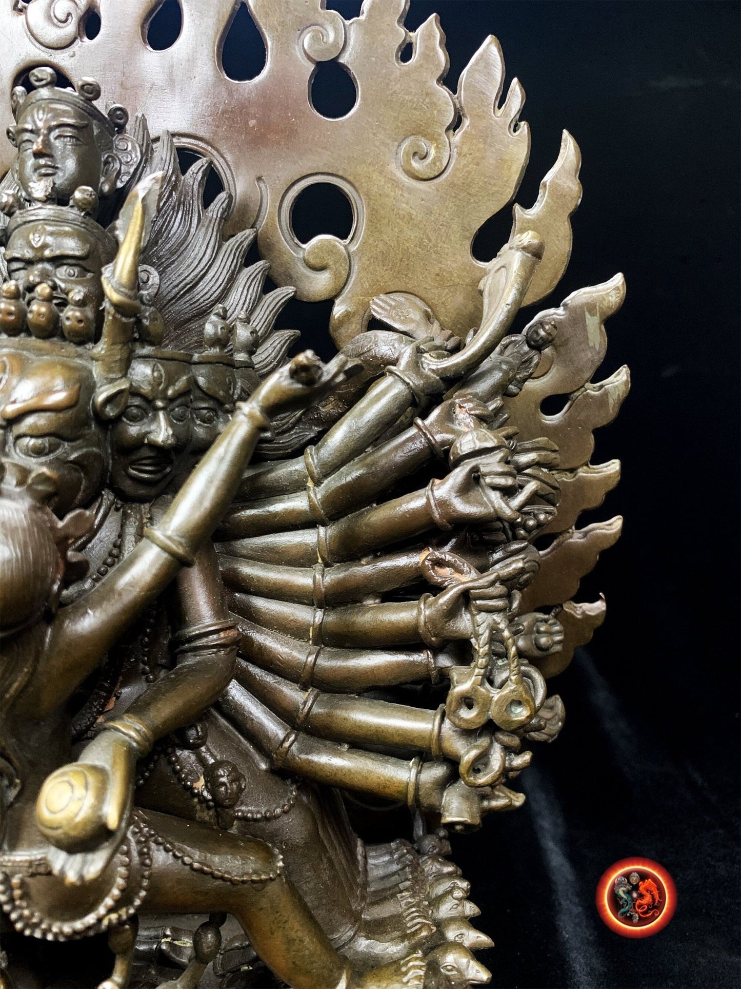 statuette bouddhiste,Statue Yidam Yamantaka, bouddhisme vajrayana ésotérique, tantrique  en yab yum avec sa parèdre Vétali. - obsidian dragon