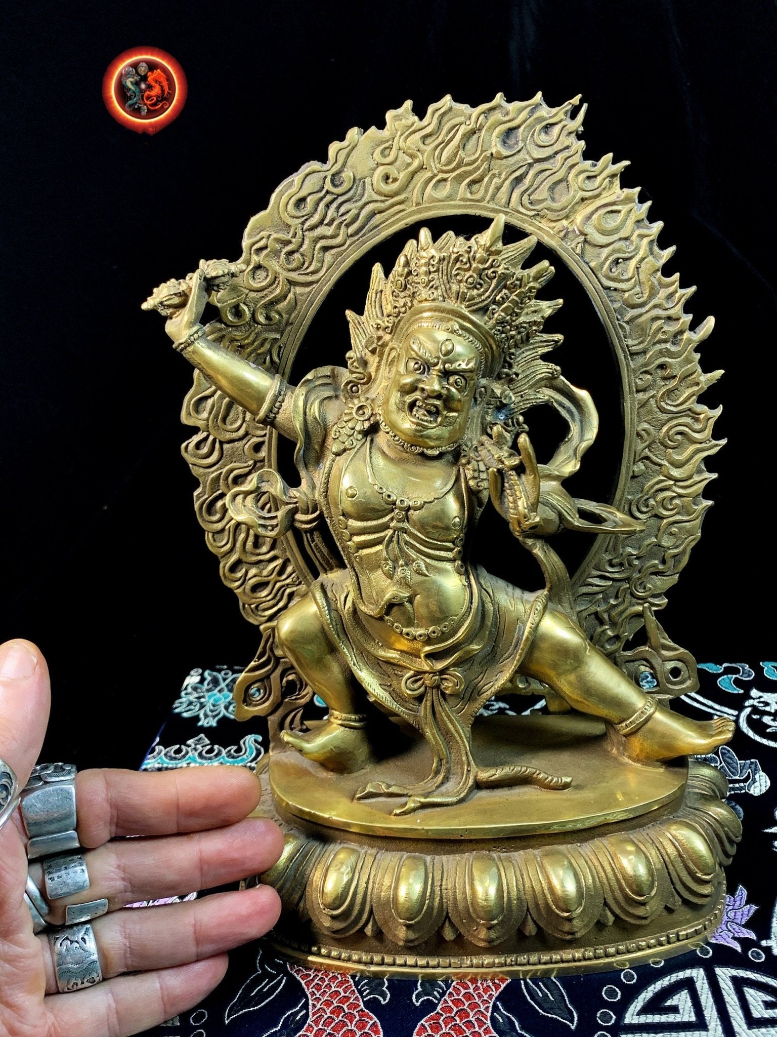 Statue bouddhiste ésotérique, tantrique Dharmapala, protecteur Yi dam. Vajrapani sous sa forme Acharya. Bronze. Bouddha. Bouddhisme tibétain - obsidian dragon