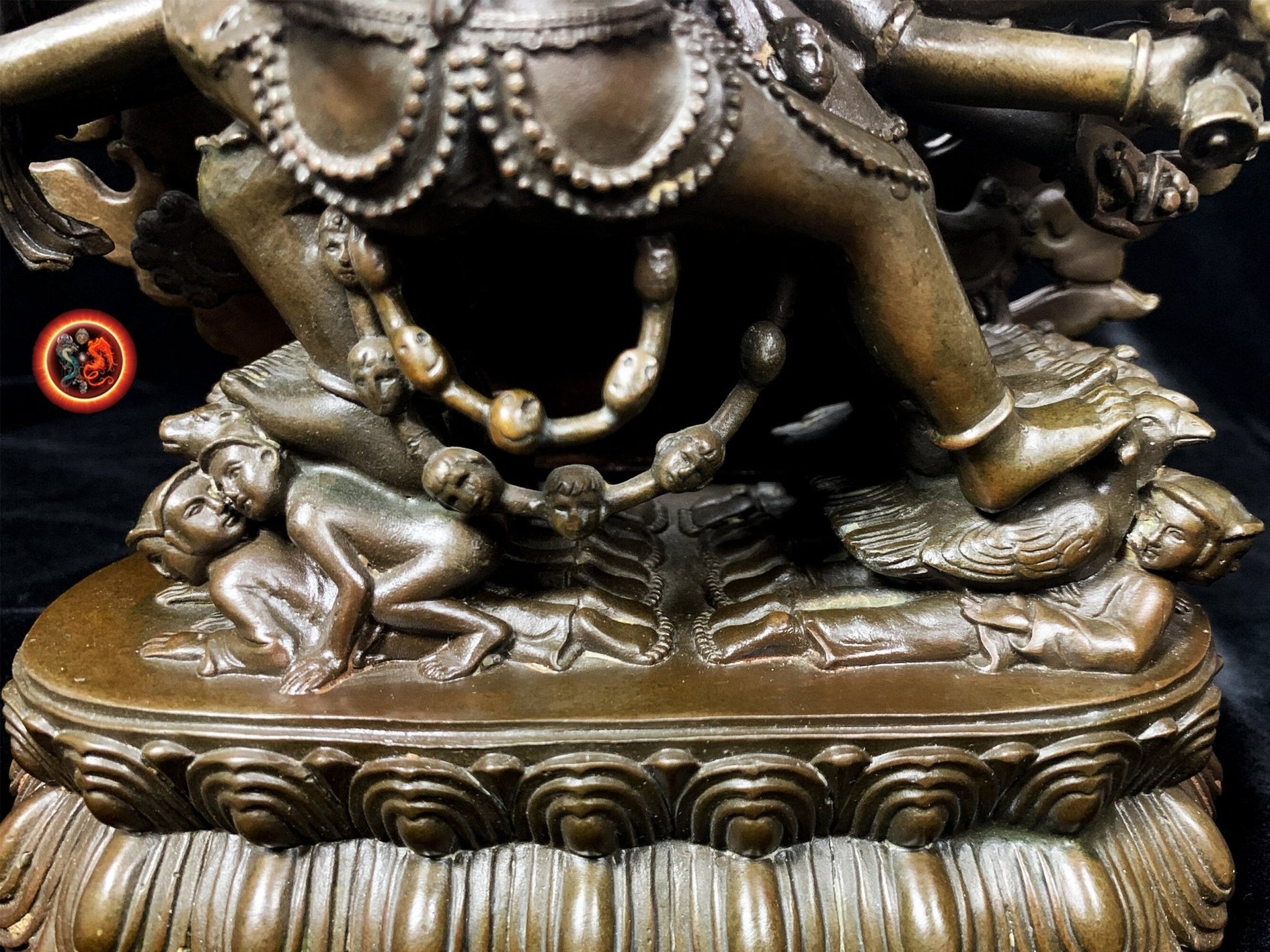 statuette bouddhiste,Statue Yidam Yamantaka, bouddhisme vajrayana ésotérique, tantrique  en yab yum avec sa parèdre Vétali. - obsidian dragon