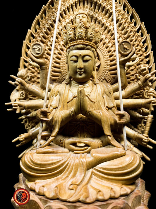 Statue, statuette bouddha. Bodhisattva Chenrezi. Cedre jaune d'Alaska. Travail artisanal exceptionnel. Démontable Dimensions 32cm/16cm/15cm - obsidian dragon