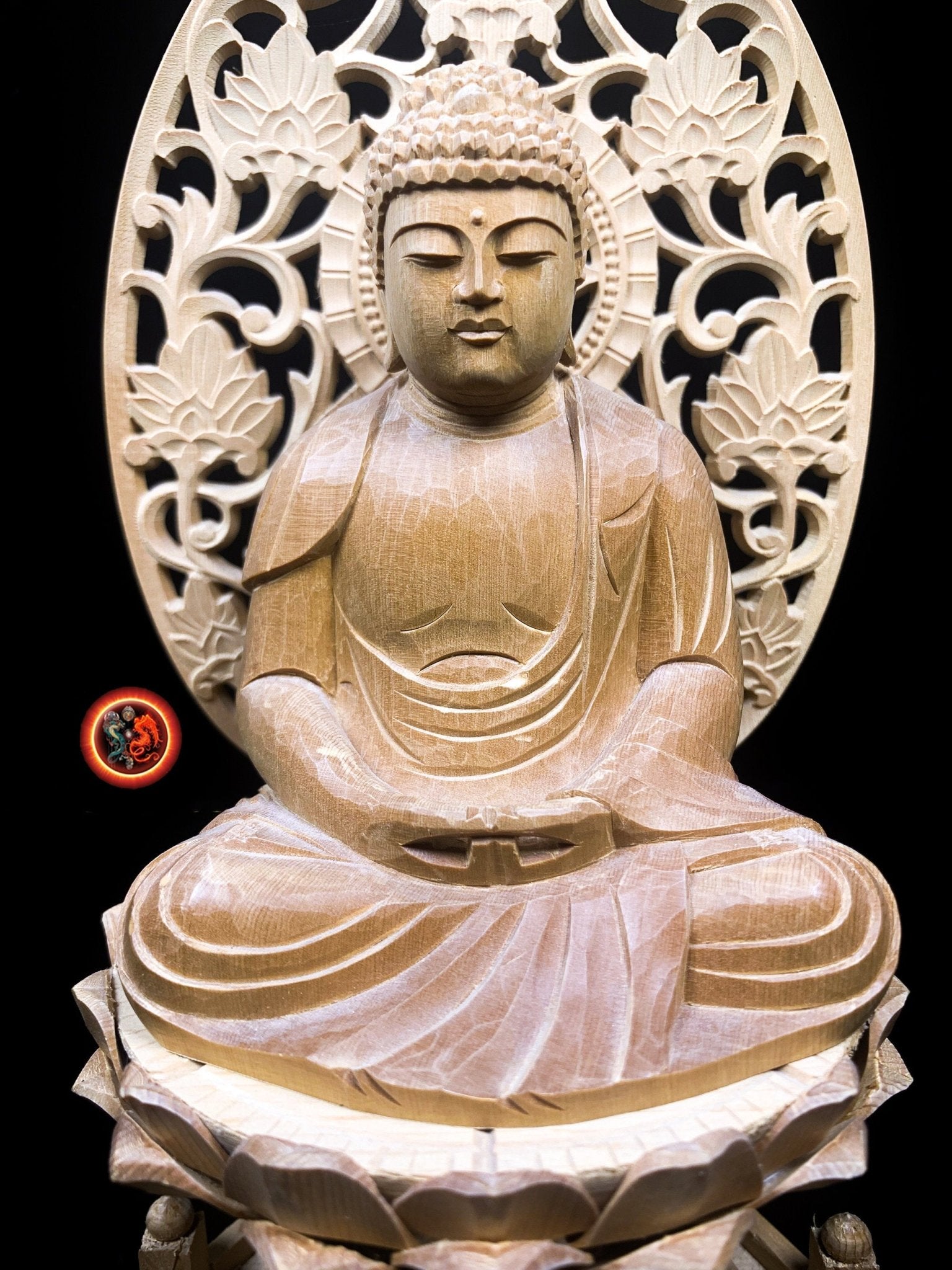 Statue, statuette bouddhiste. Bouddha Amitabha. Cedre jaune d'Alaska. Travail artisanal exceptionnel. Démontable Dimensions 32cm/16cm/15cm - obsidian dragon
